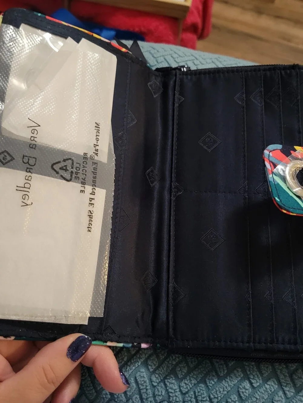 Vera Bradley RFID Turnlock  Wallet In Happy Blooms Pattern NWT